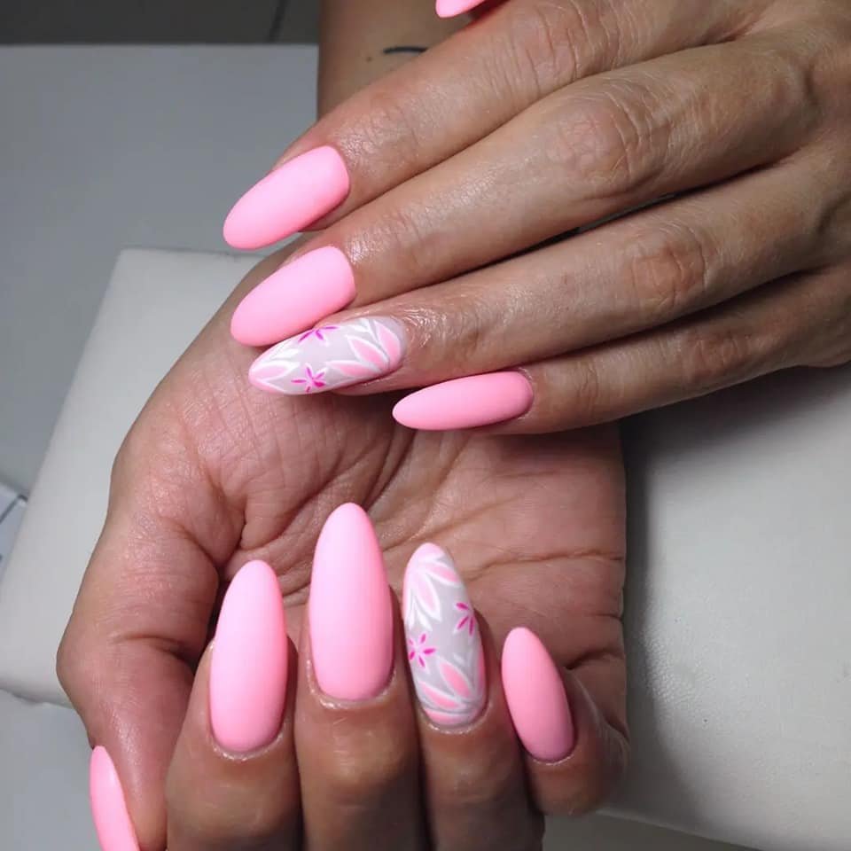 Roya Beauty Center